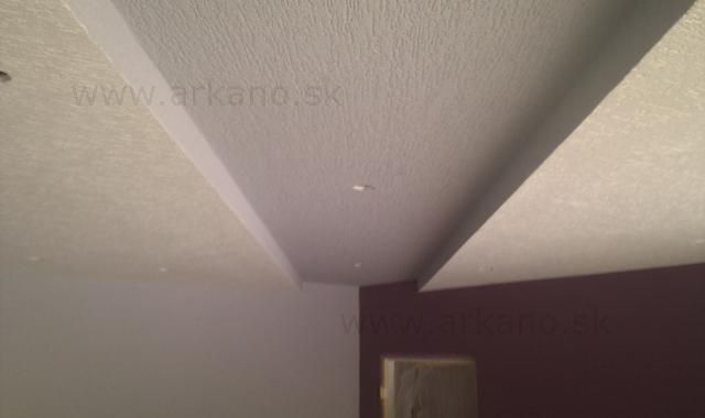 znížený strop - zníženie stropu sadrokartónom, omietanie fasádnou omietkou